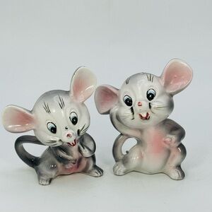 Vintage 1950s ArtMark Mouse Salt & Pepper  Shaker Mice Pair Japan Kitschy.